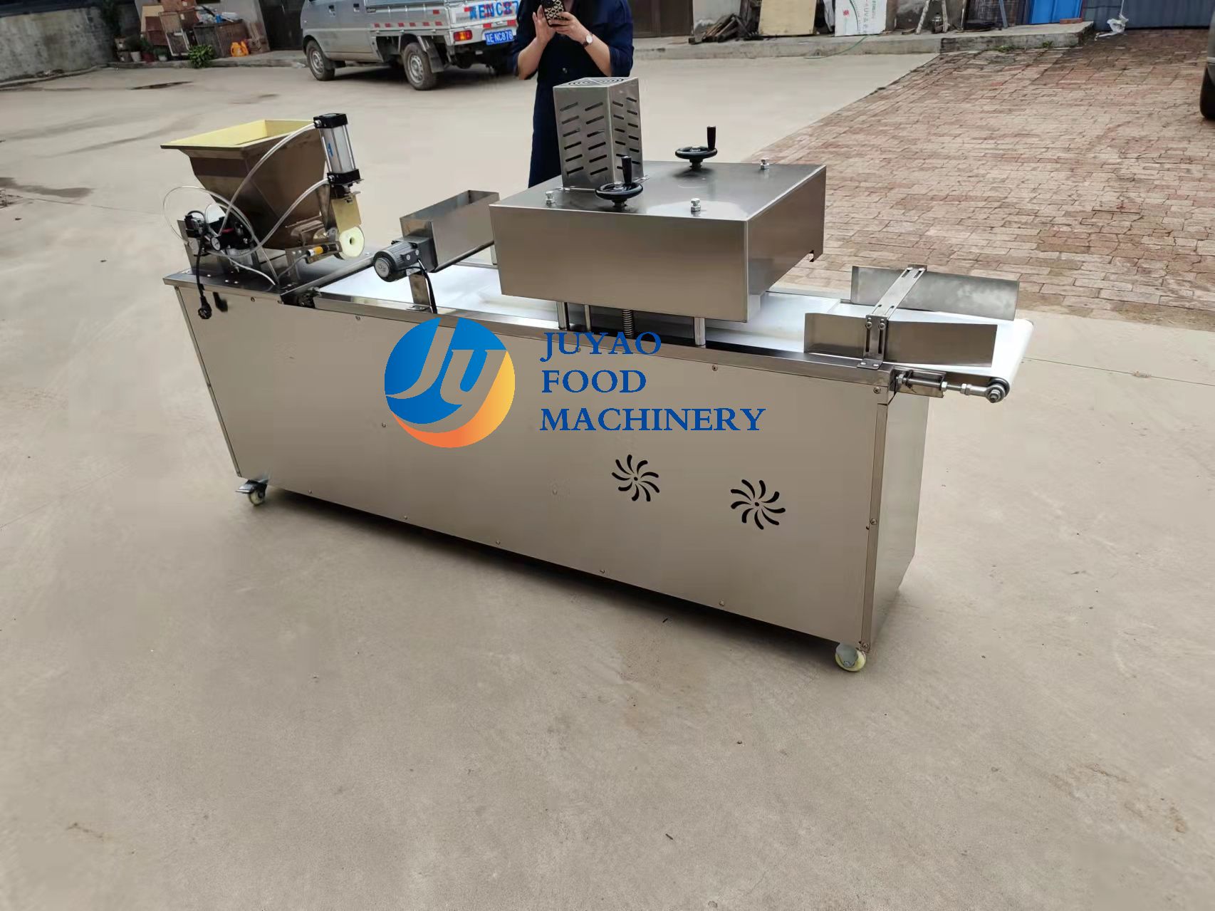 Dought divider rounder machine