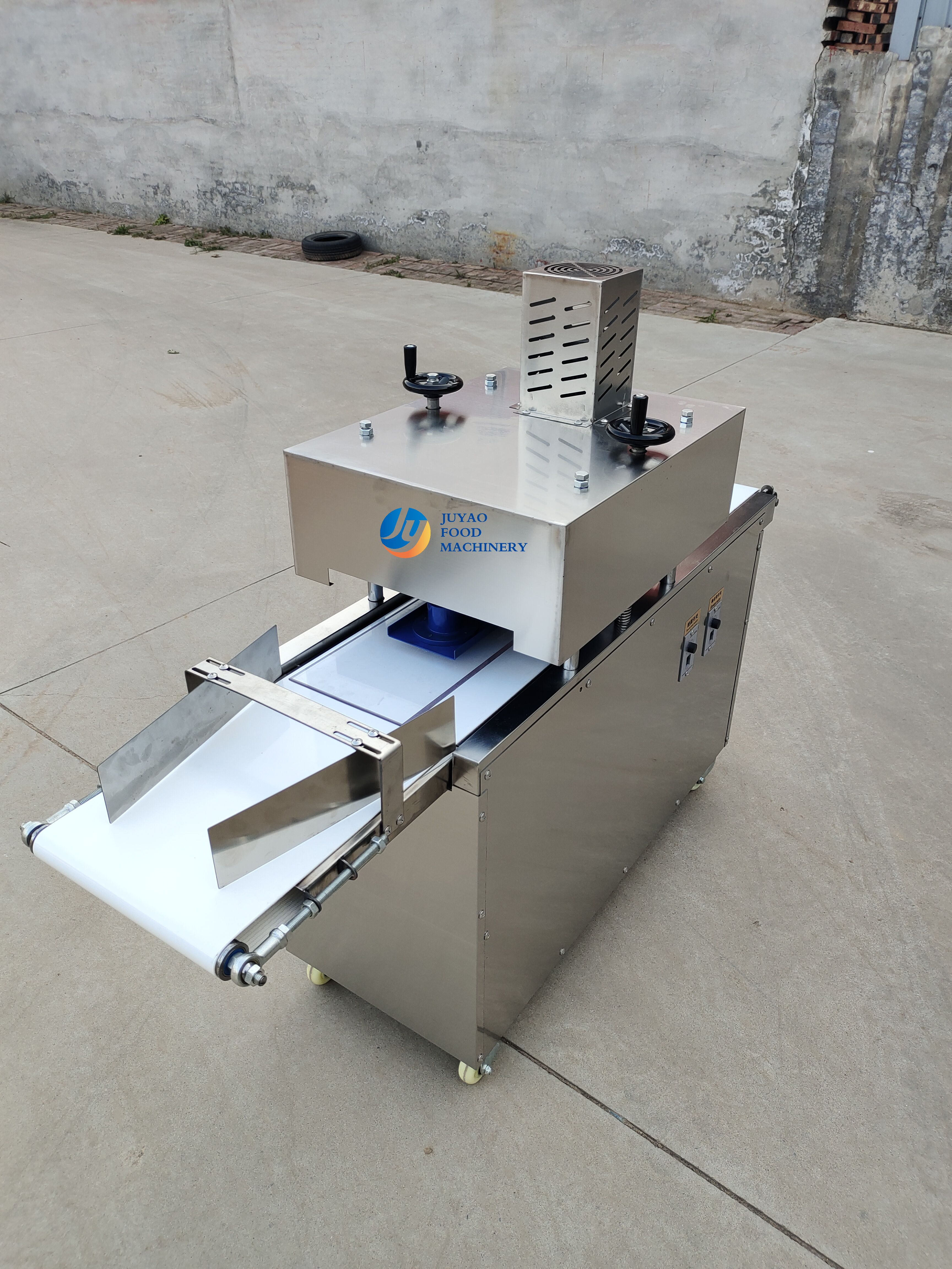 Dought divider rounder machine